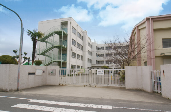 冠小学校