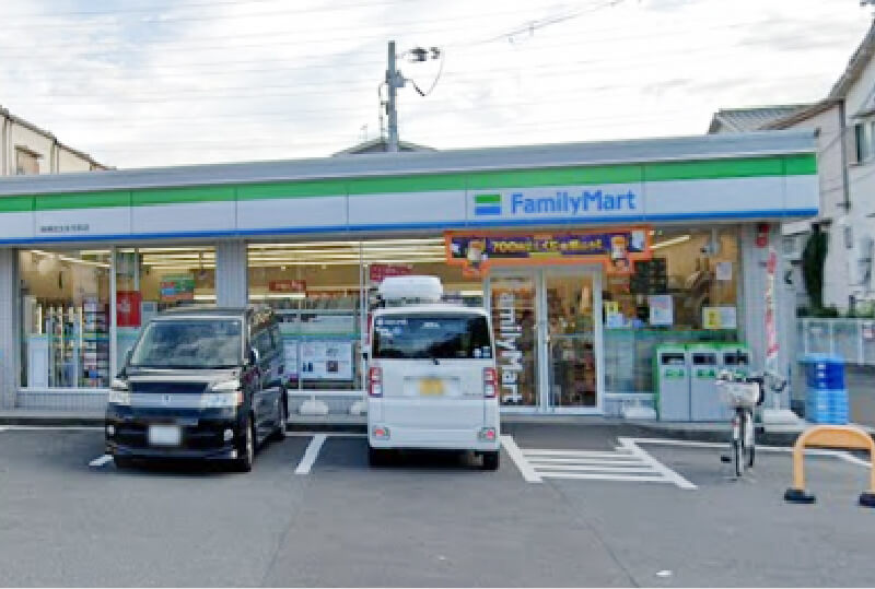 ファミリーマート高槻芝生住宅前店